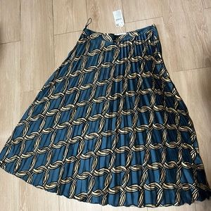 Mango coral blue pleated midi skirt size L with tags
